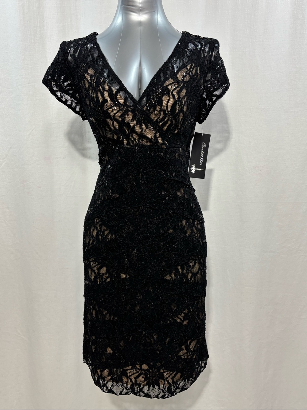 Scarlett Nite Black Lace Overlay V-Neck w/sequence embellishment Size 16 - 509